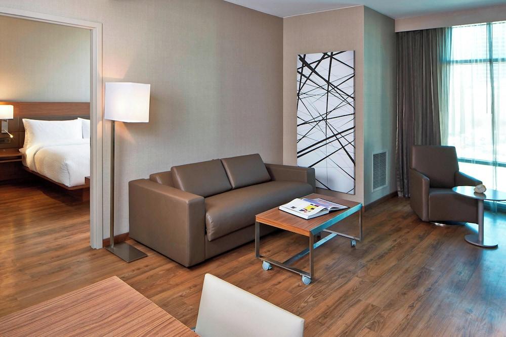 AC Hotel Atlanta Buckhead at Phipps Plaza photo 11