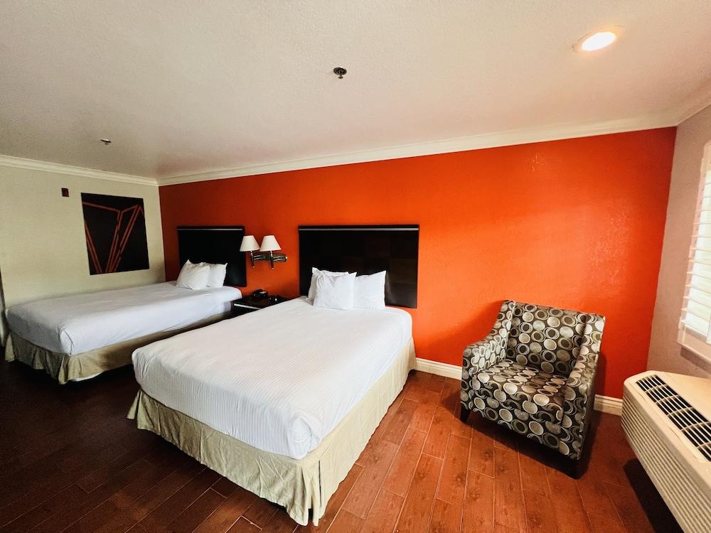 Casa Blanca Hotel - Orange photo 41