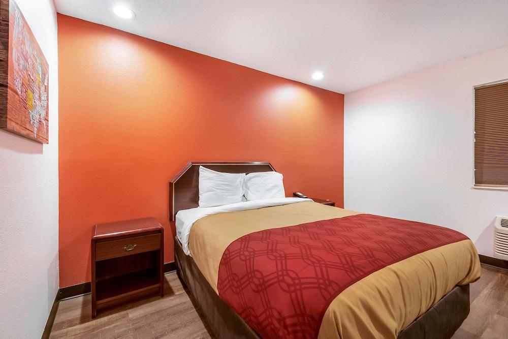 Econo Lodge Franklin photo 28