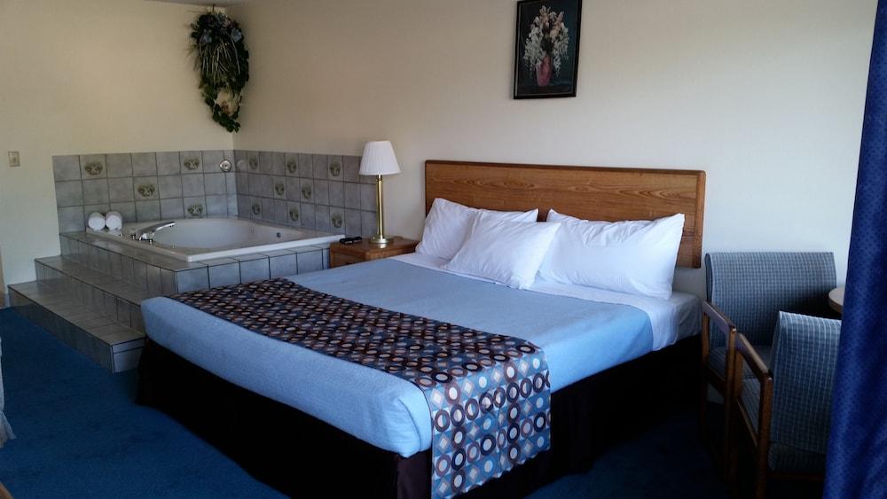 Surfside Motel photo 14