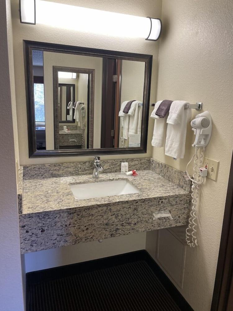 AmericInn by Wyndham Minocqua photo 4