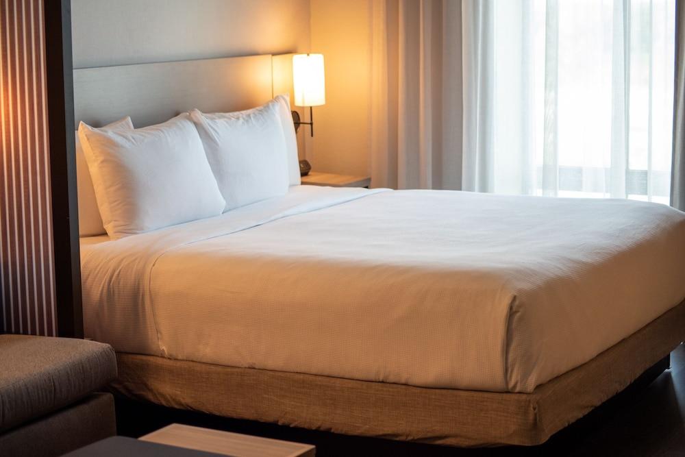 Hyatt Place Altoona/Des Moines photo 6