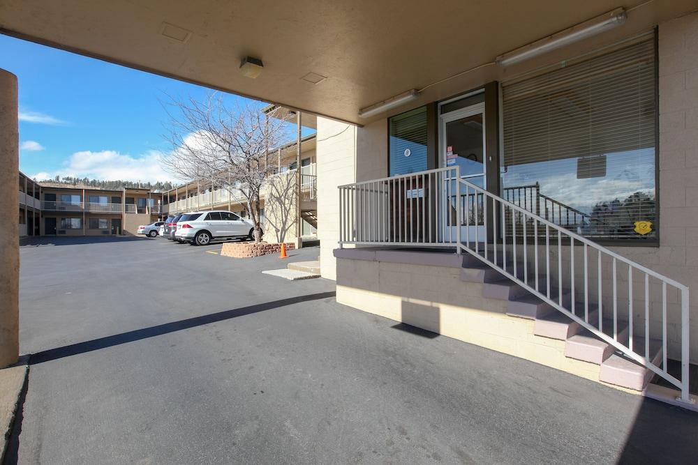 Highland Country Inn photo 35