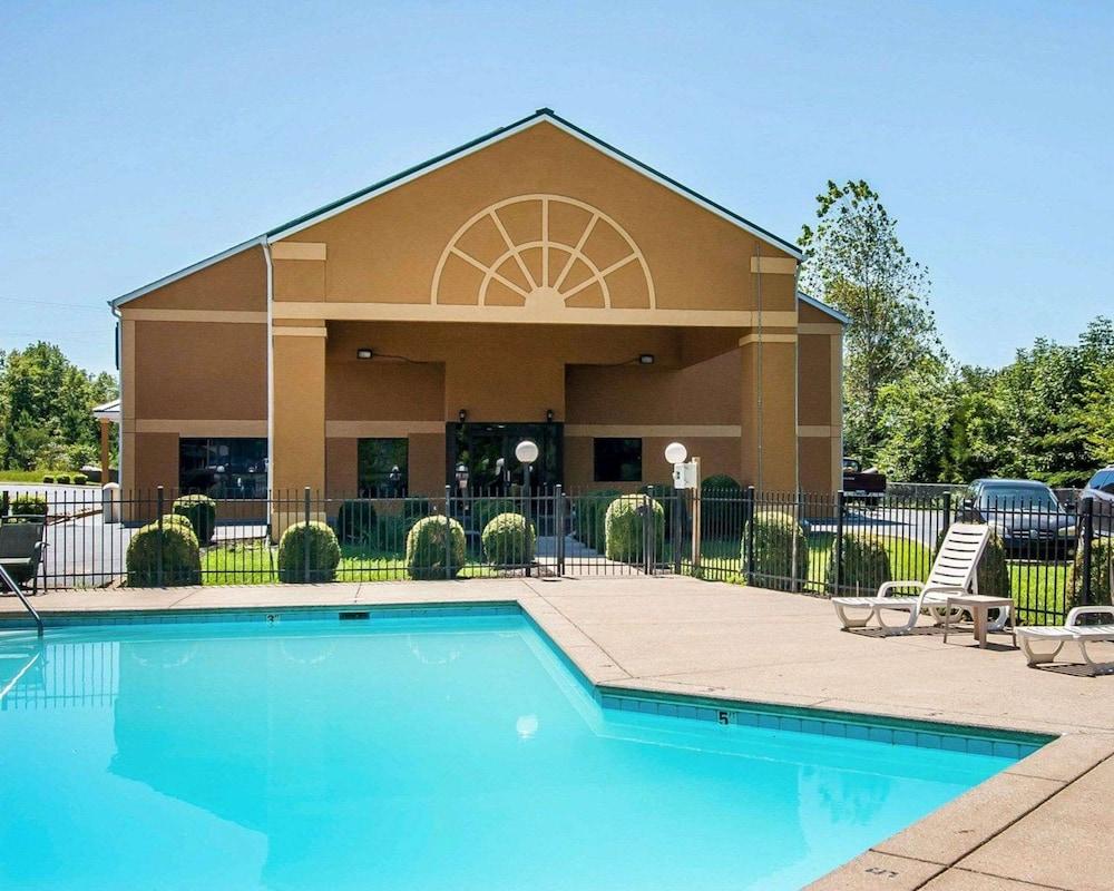 Econo Lodge Inn & Suites Centerville photo 19