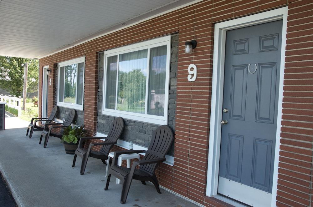 Sara Glen Motel photo 50
