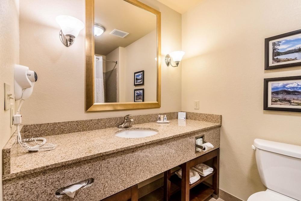 Comfort Inn & Suites Rifle photo 8