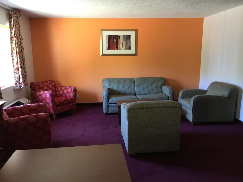 Laketree Inn And Suites Marion photo 10