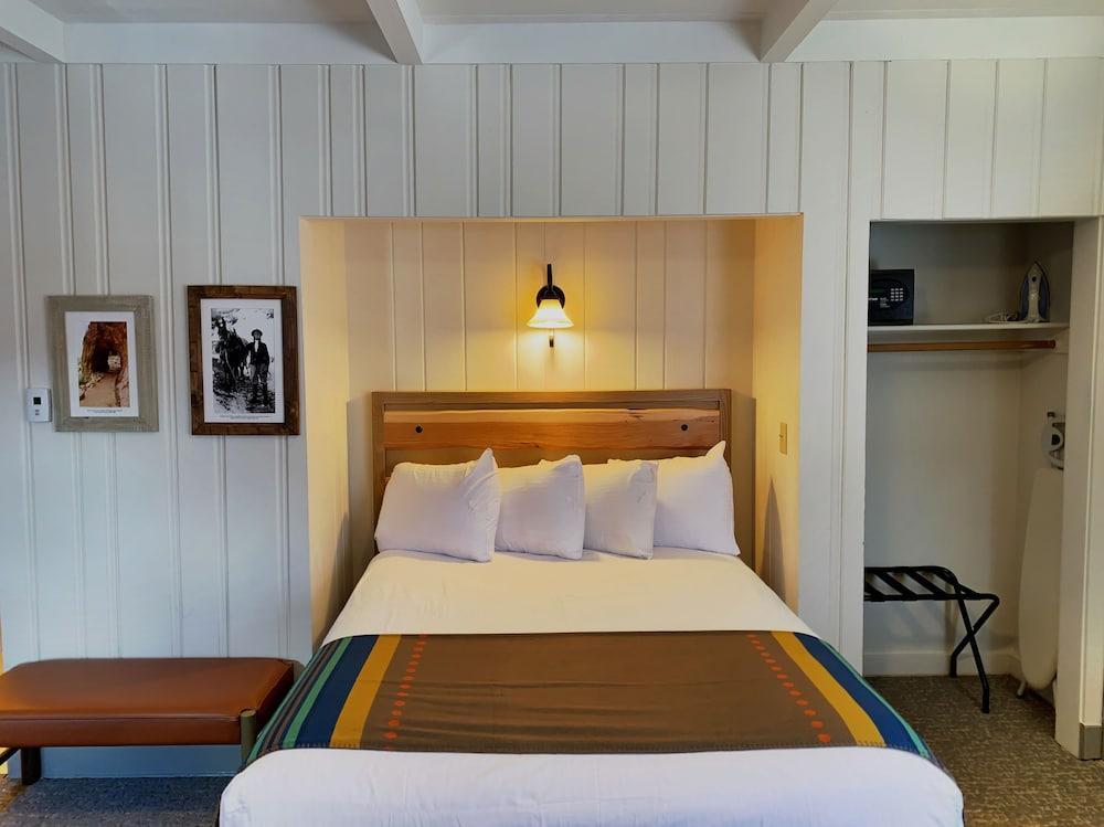 Bright Angel Lodge – Inside the Park photo 23