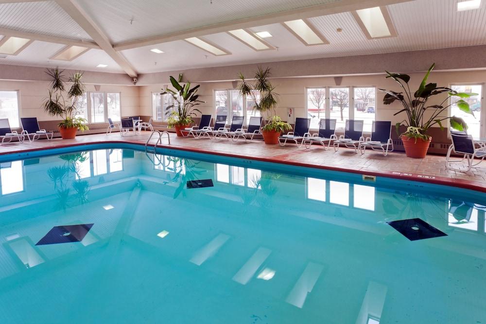 Holiday Inn Express Hotel & Stes Port Clinton-Catawba Island by IHG photo 65