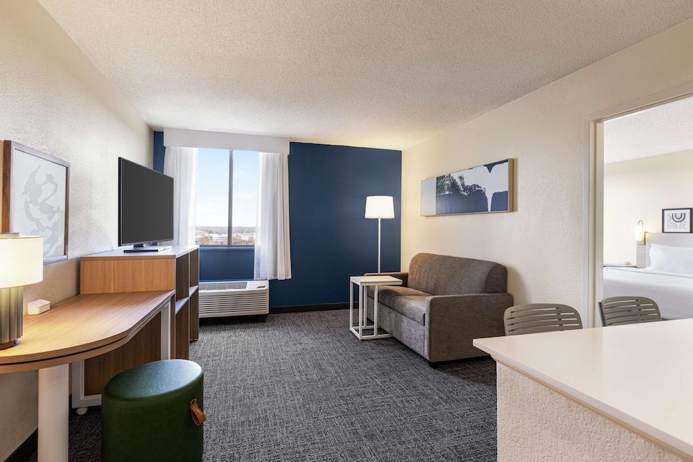 Spark by Hilton Germantown Washington DC North photo 22