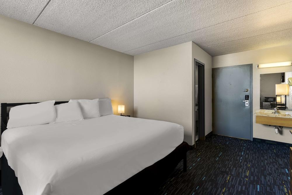 Americas Best Value Inn Gallup photo 13
