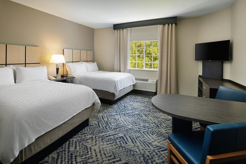 Candlewood Suites I-26 at Northwoods Mall by IHG photo 9
