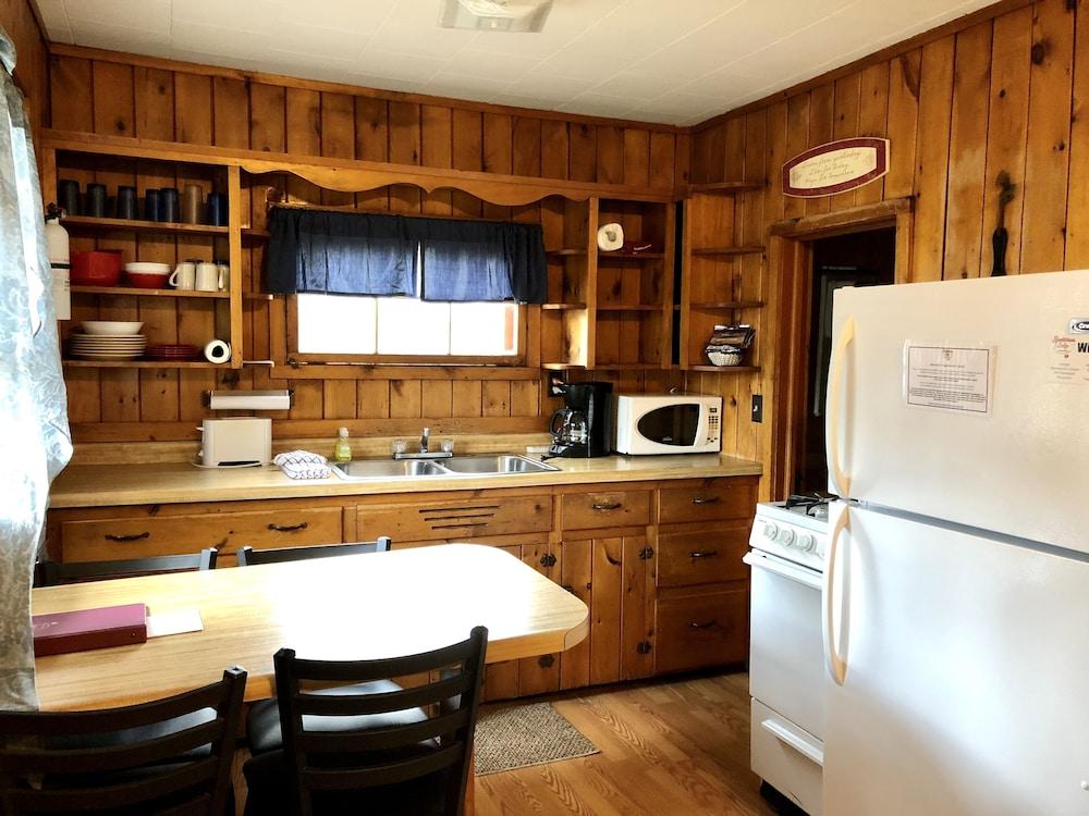 Sportsman's Lodge photo 29