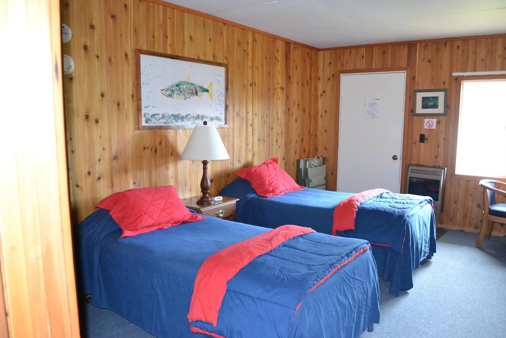 Zachar Bay Lodge Inc photo 22