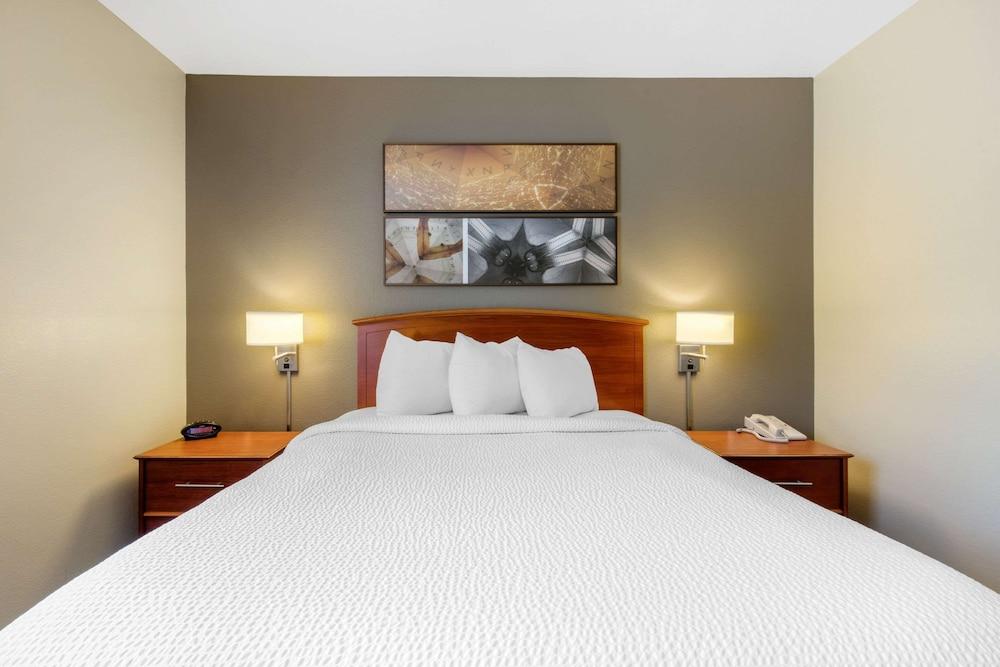 Suburban Studios Birmingham Homewood I-65 photo 5