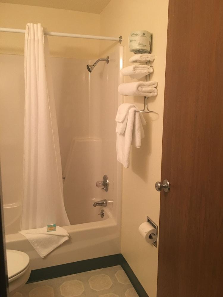 Mobridge Kountry Inn photo 16