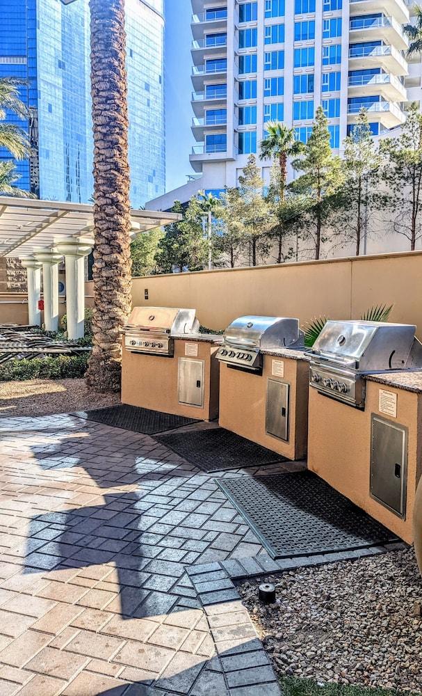 Hilton Grand Vacations Club on the Las Vegas Strip photo 20