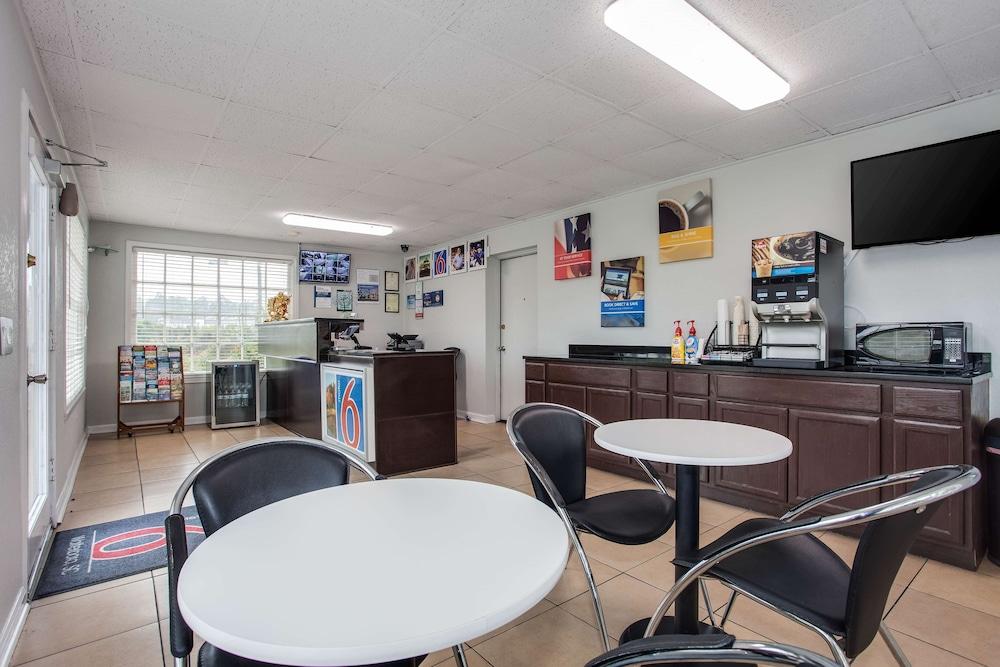 Motel 6 Walterboro, SC photo 4