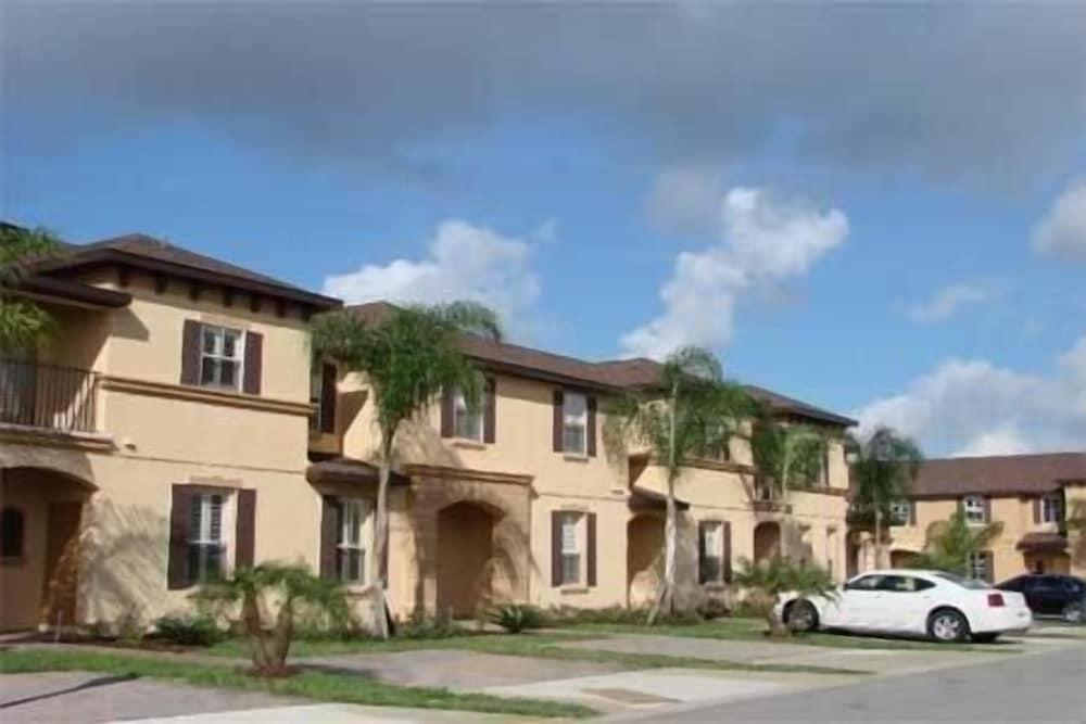 Villas At Regal Palms photo 28