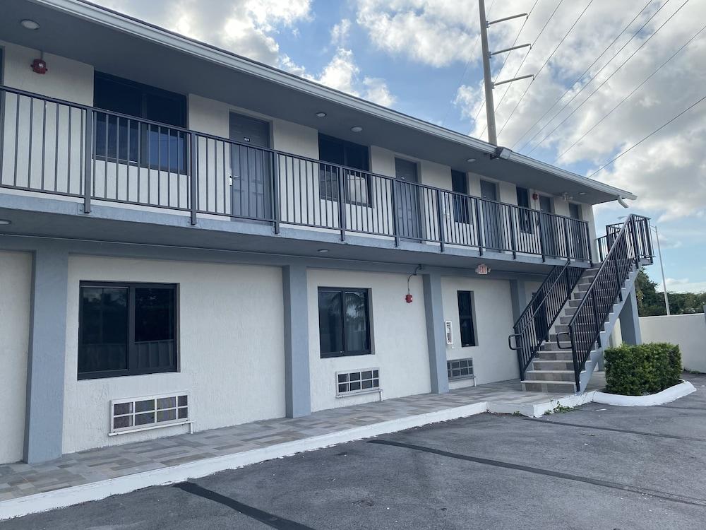 Hialeah Airport Motel photo 13