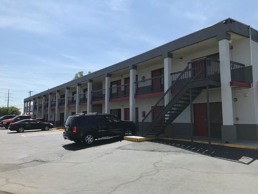 Americas Best Value Inn Ft. Jackson photo 1
