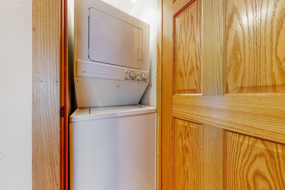 Pine Ridge Condominiums photo 32