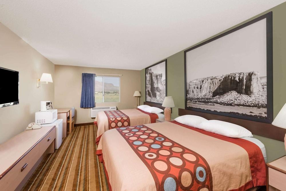 Super 8 by Wyndham Socorro photo 4