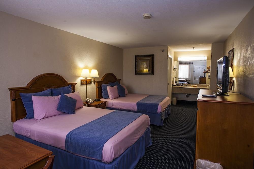Downtowner Inn and Suites Hobby photo 7