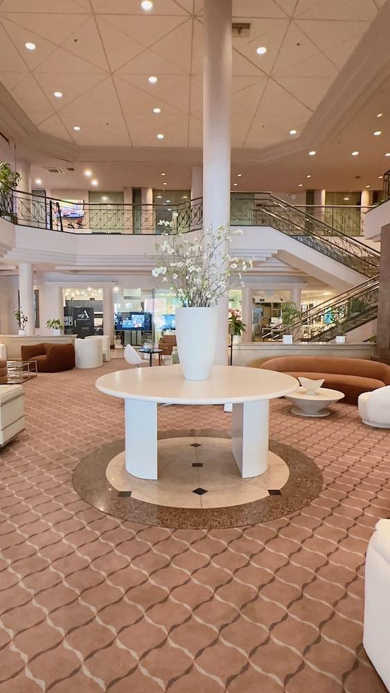 Oxford Palace Hotel And Galleria photo 2