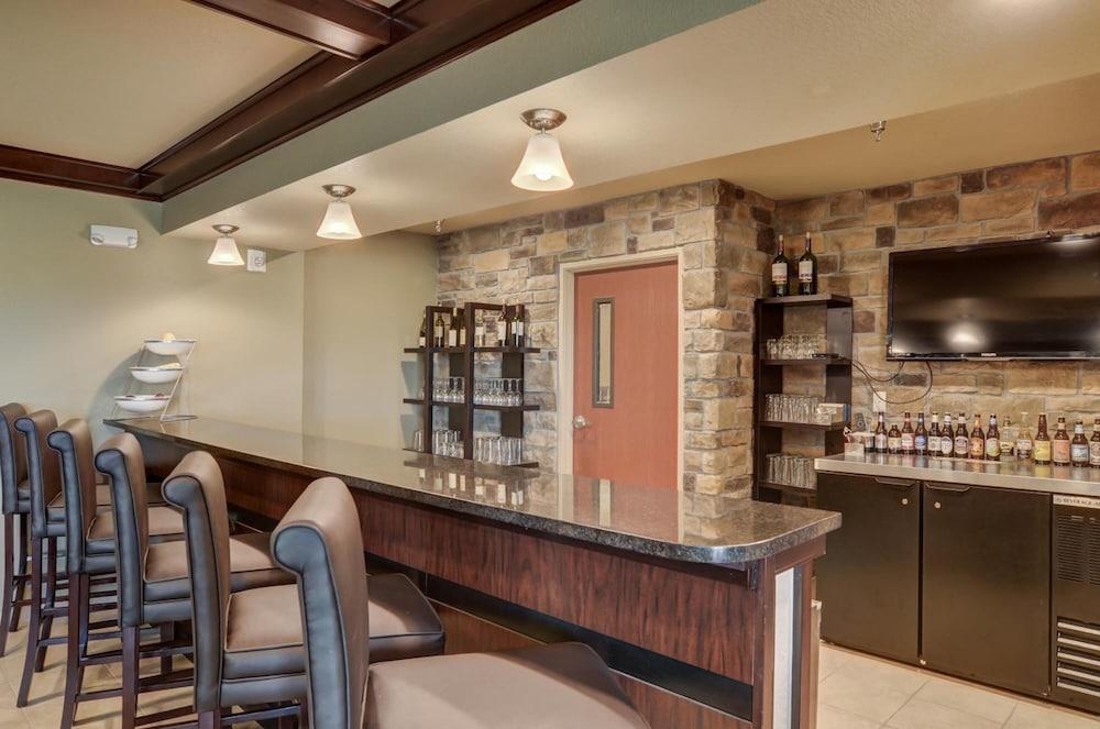 Cobblestone Inn & Suites - Altamont photo 23