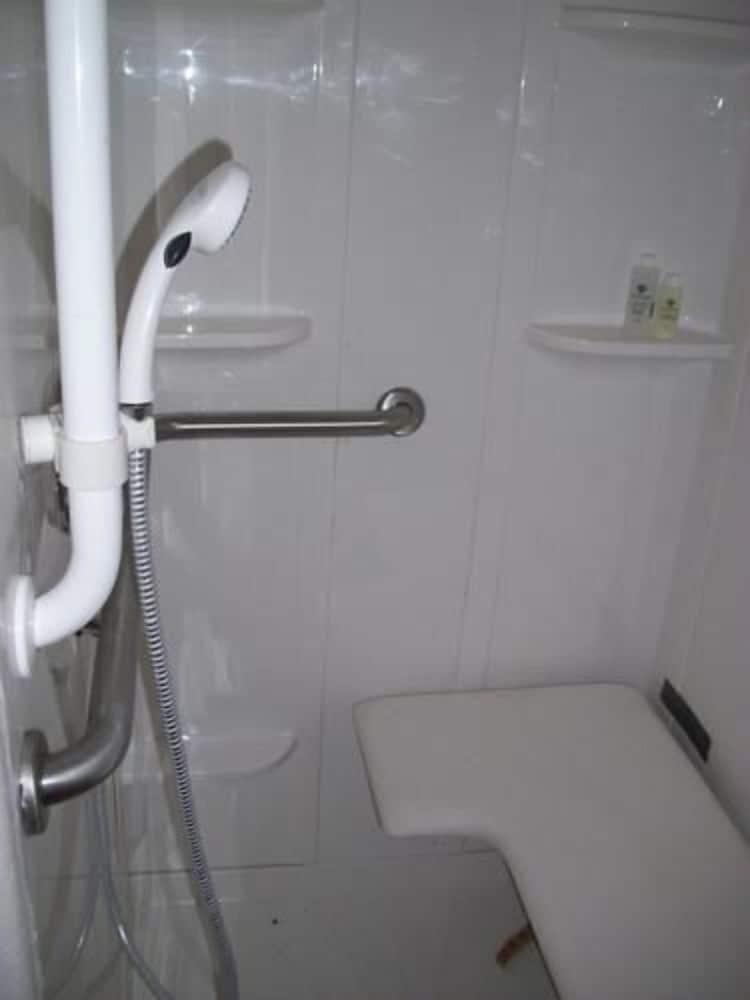 Price Pointe Inn photo 2