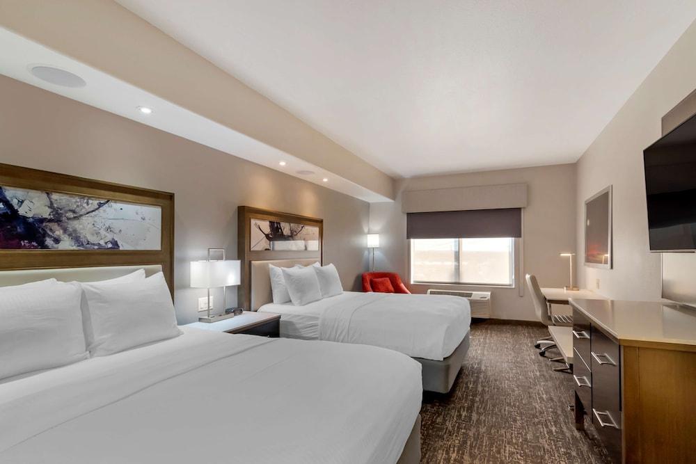 Best Western Premier Liberty Inn & Suites photo 14