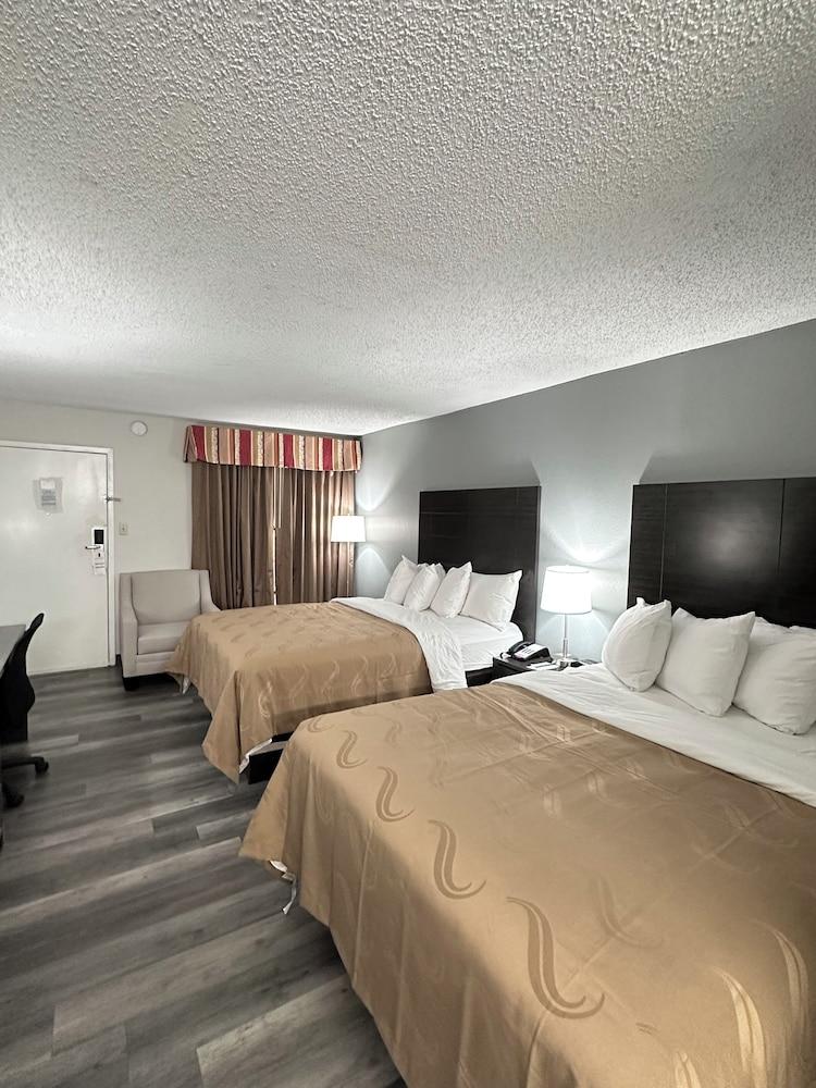 Quality Inn photo 14