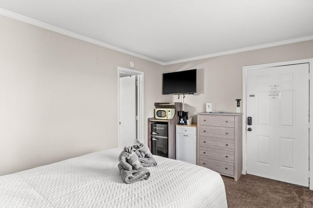 Dry Dock Inn photo 50