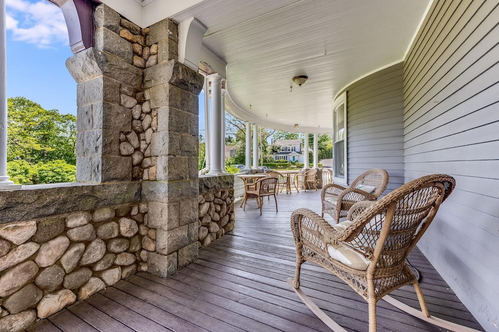 Castle Manor Inn photo 30