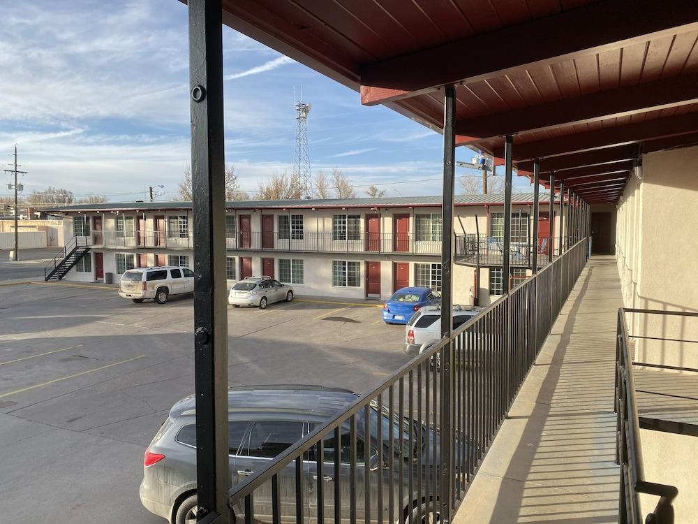 Dunes Inn — hotel in Alamosa