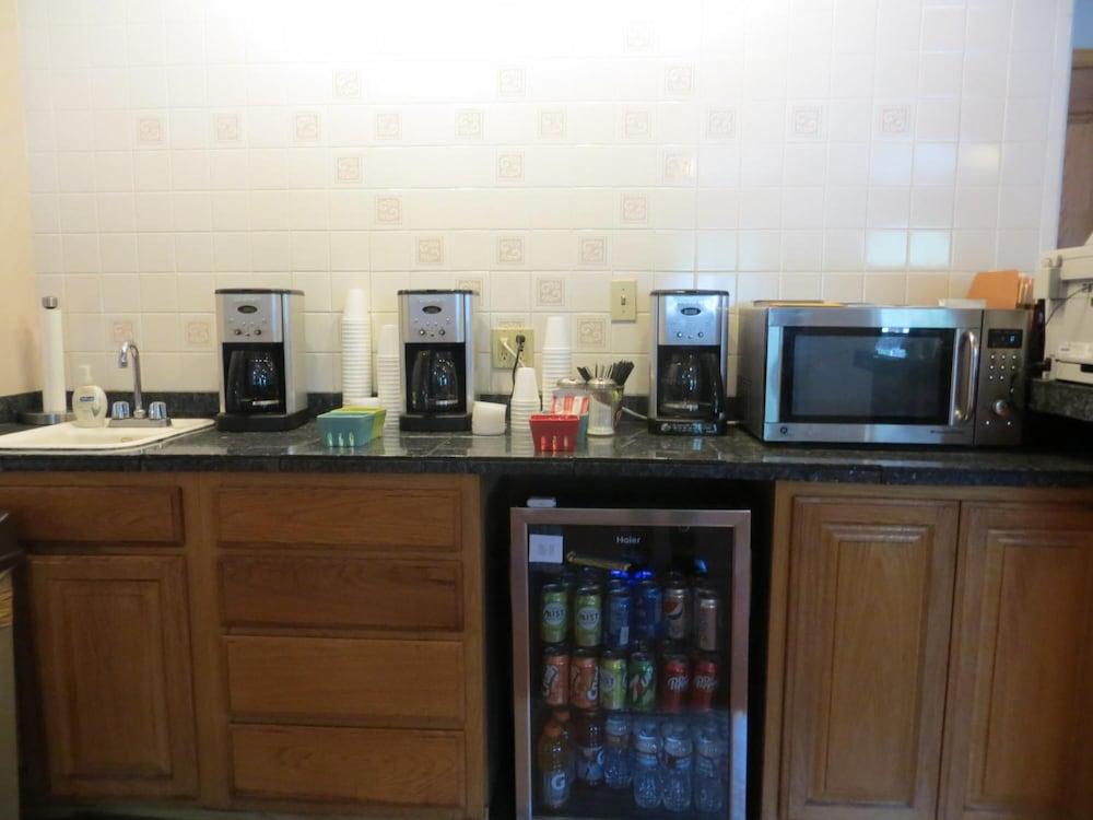 Adobe Inn photo 11