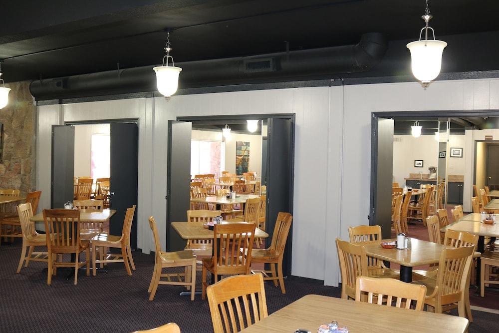 Friendship Inn photo 5