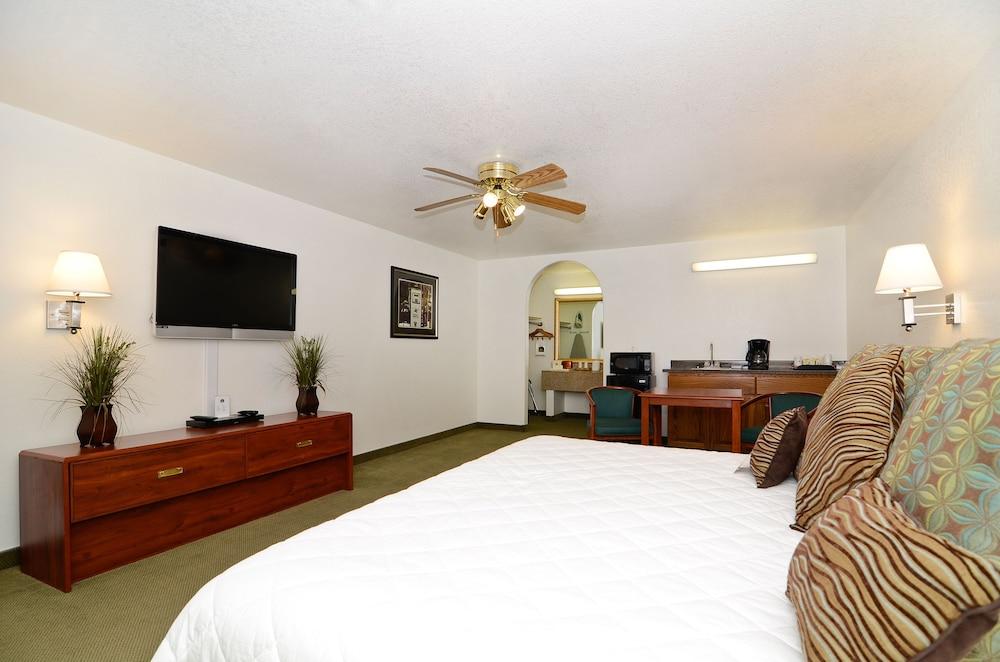 Best Western Colorado River Inn photo 21