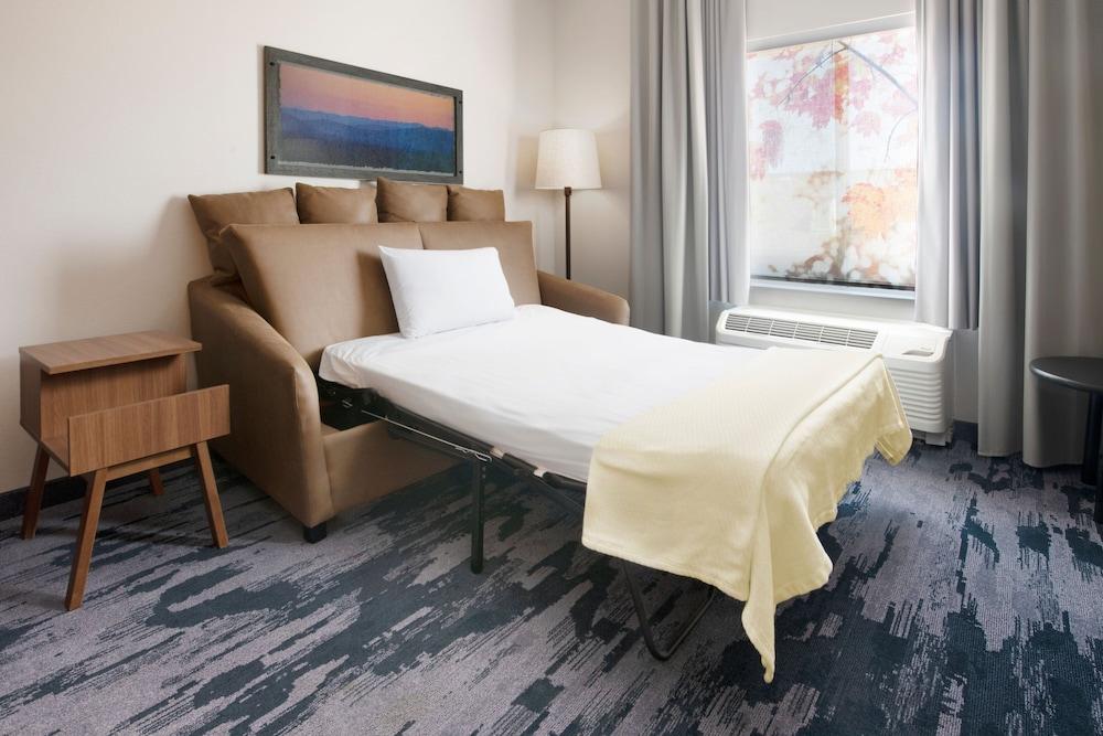 Fairfield Inn and Suites Dallas East photo 5