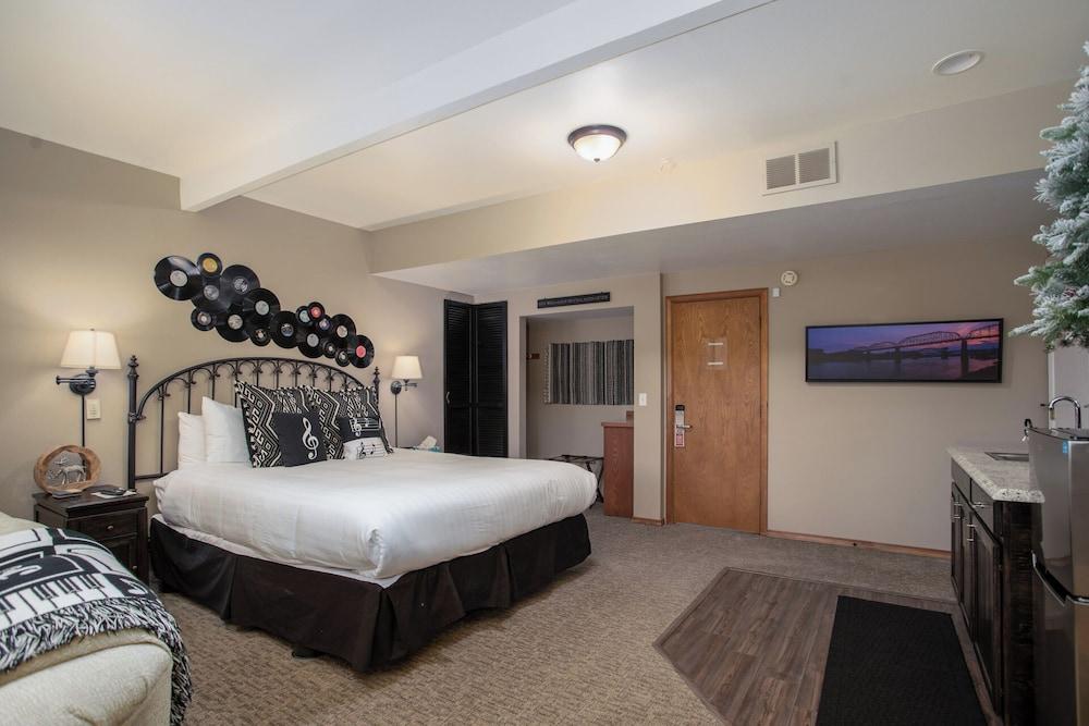 All Seasons River Inn photo 36