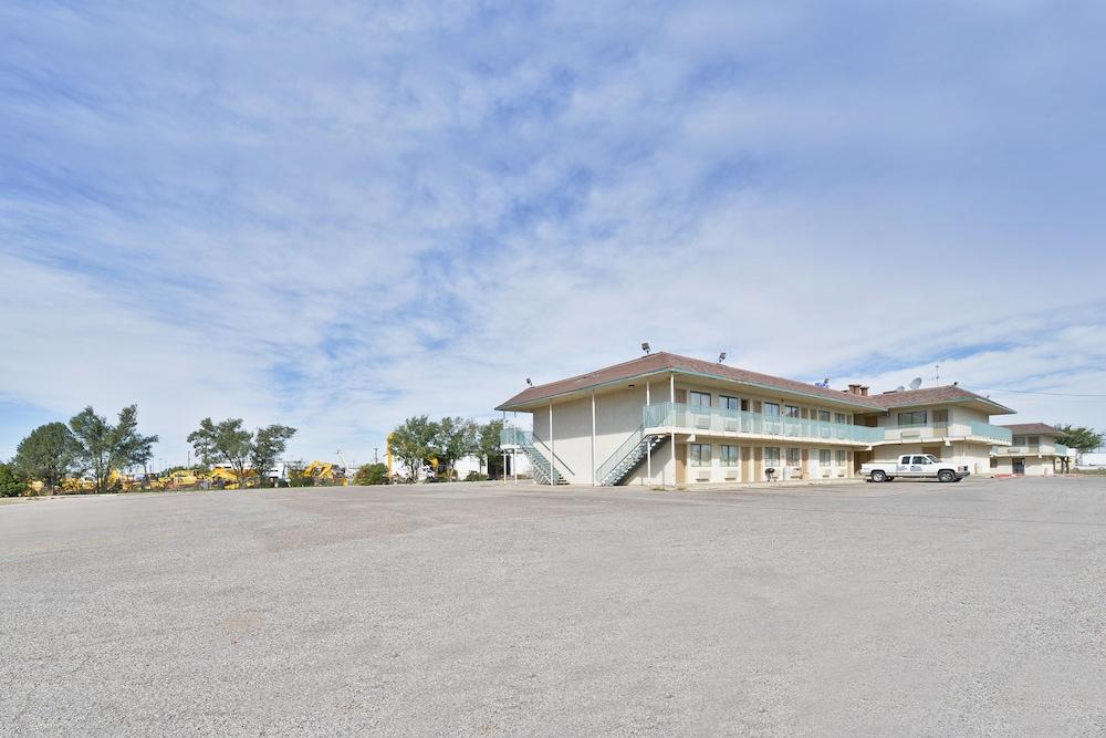 Americas Best Value Inn Amarillo Airport photo 31