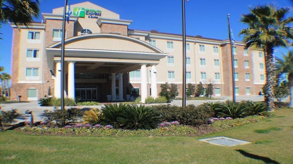 Holiday Inn Express & Suites Gonzales by IHG photo 43
