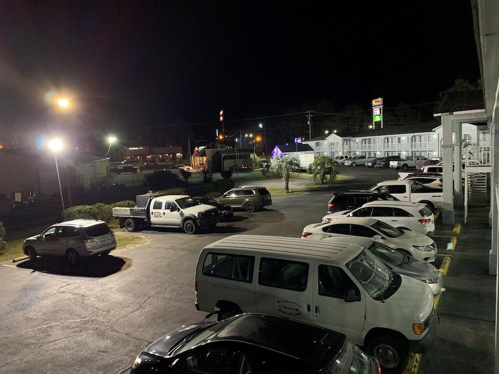 Travelodge by Wyndham Walterboro photo 18