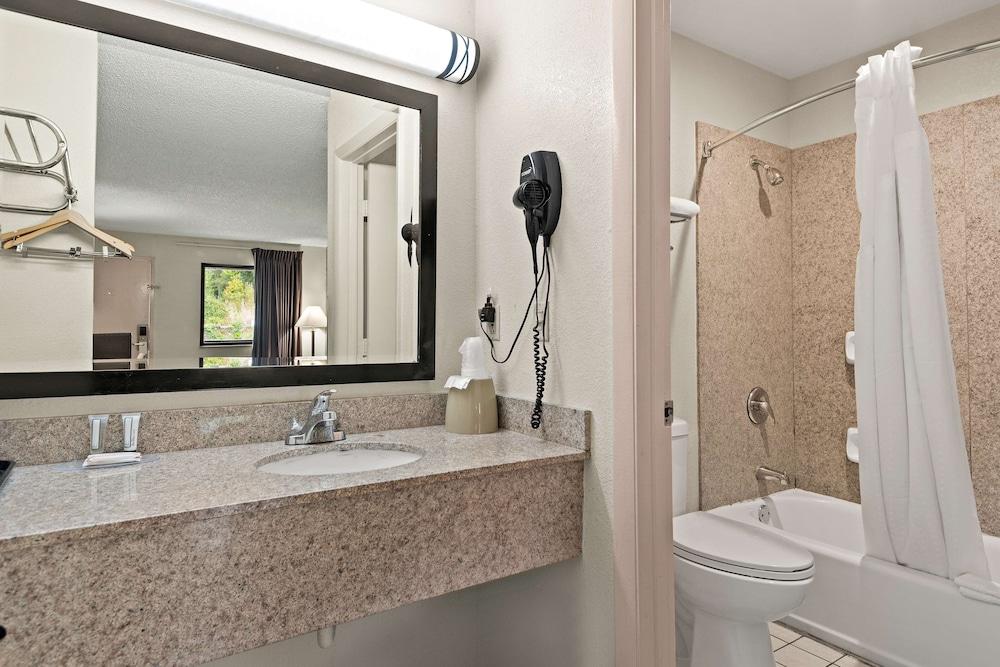 Americas Best Value Inn Laurel photo 15