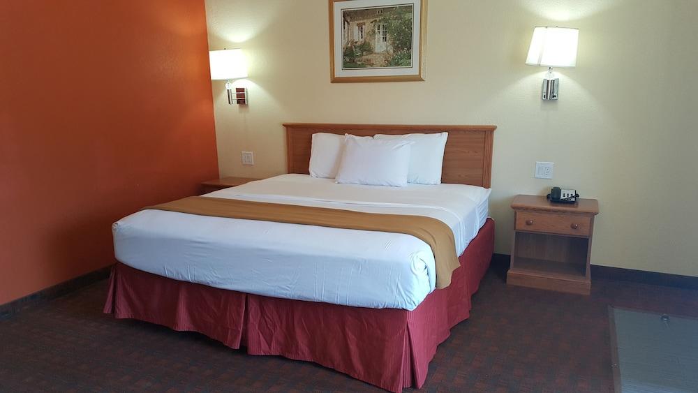 Stadium Motel photo 5
