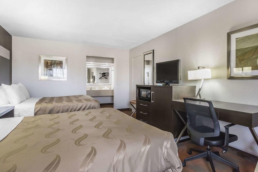Quality Inn & Suites Stuttgart North photo 43