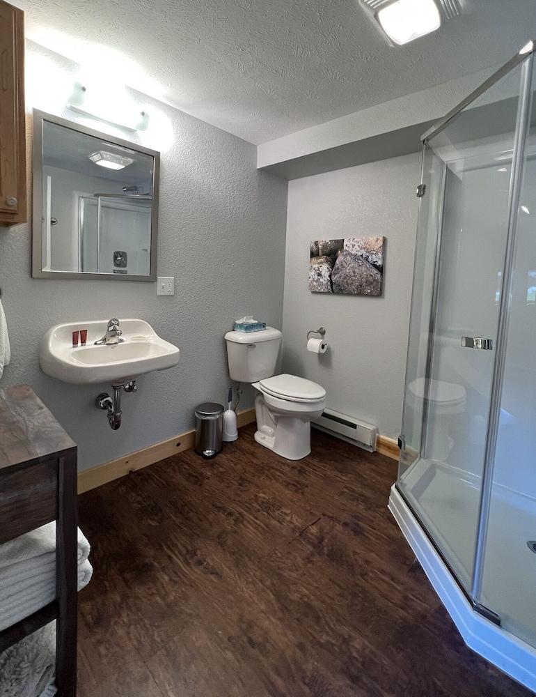Tahquamenon Suites Lodging photo 29