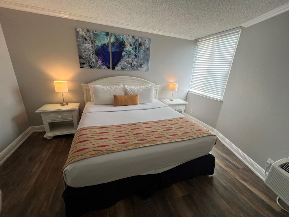 Pelican Pointe Clearwater Beach Hotel photo 6