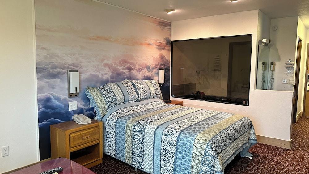 Chesaning Inn & Suites photo 53